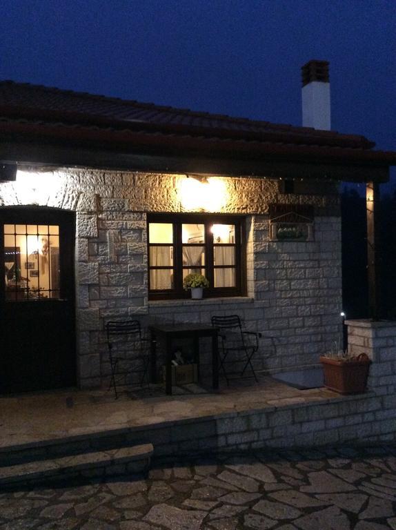 Oihalia Guesthouse Fidhakia Exterior photo